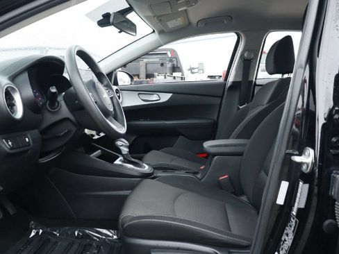 Used 2024 Kia Forte LXS FWD image 4