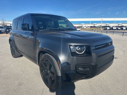 Used 2025 Land Rover Defender 110 V8 image 7