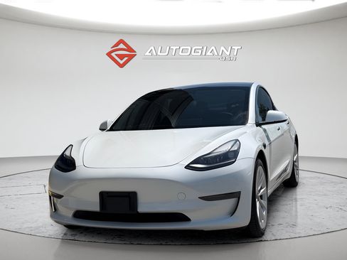 Used 2023 Tesla Model 3 Standard Range RWD image 4
