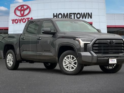 New 2026 Toyota Tundra SR5 w/ SR5 Premium Package image 2