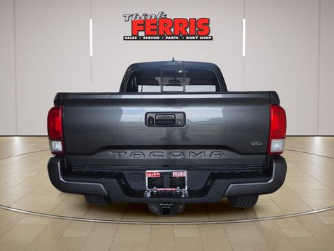 Used 2016 Toyota Tacoma TRD Sport w/ Towing Package AWD/4WD image 6
