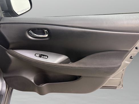 Used 2015 Nissan Leaf S w/ Charge Package image 26