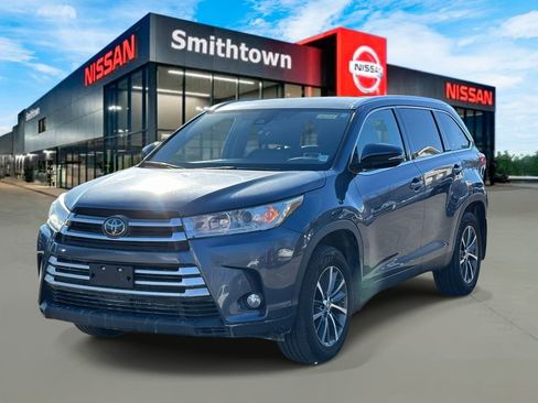 Used 2019 Toyota Highlander XLE image 2