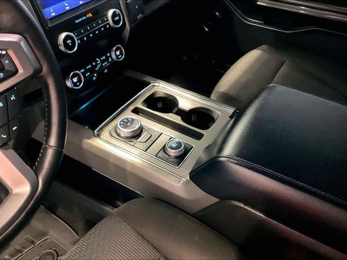 Used 2021 Ford Expedition XLT image 16