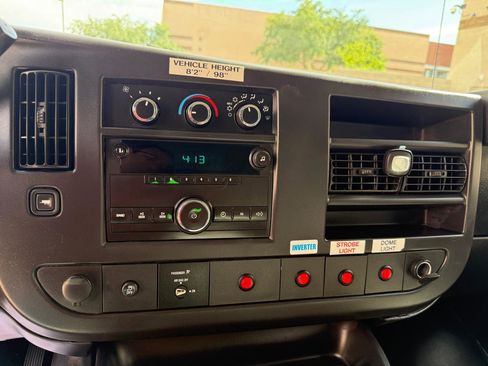 Used 2013 Chevrolet Express 2500 image 23