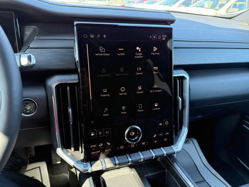 Used 2025 GMC Acadia Elevation image 32