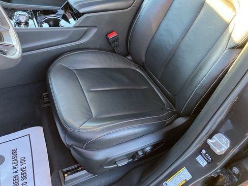 Used 2022 Jeep Grand Cherokee Limited 4xe image 11