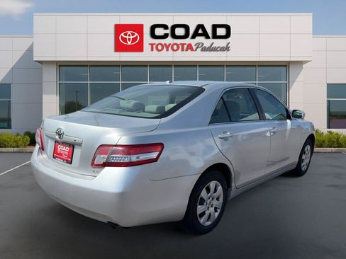 Used 2010 Toyota Camry LE FWD image 5