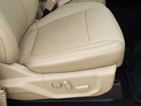 Used 2019 Ford F250 Lariat w/ Lariat Ultimate Package RWD image 28
