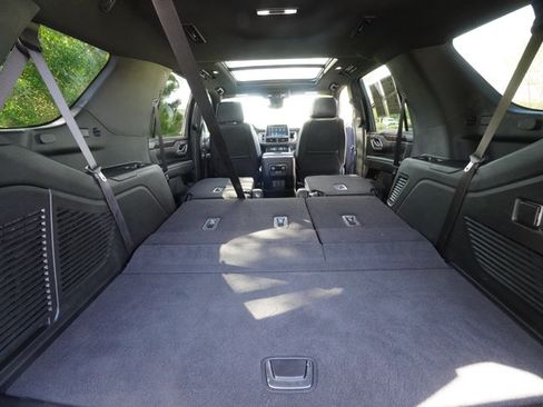 Used 2024 Chevrolet Tahoe High Country AWD/4WD image 34