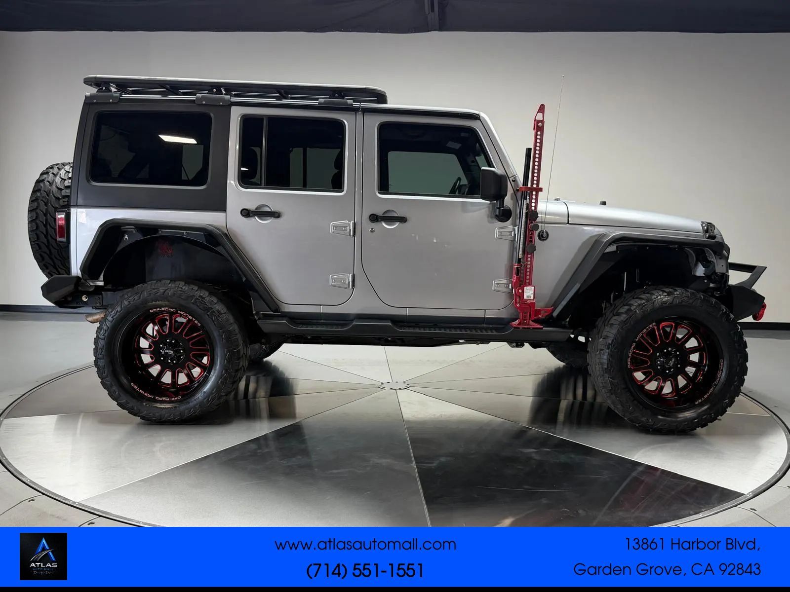 Used 2018 Jeep Wrangler Unlimited Sahara AWD/4WD image 6
