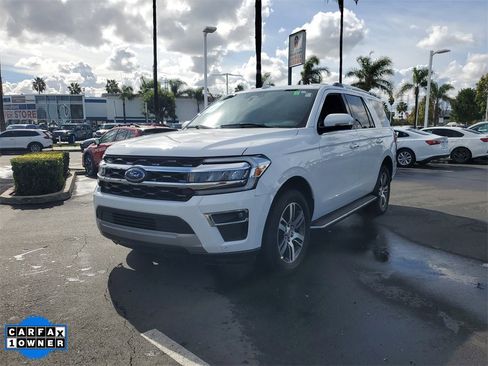 Used 2023 Ford Expedition Limited image 2