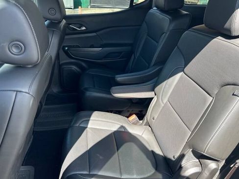 Used 2023 GMC Acadia SLT w/ Elevation Edition AWD/4WD image 8
