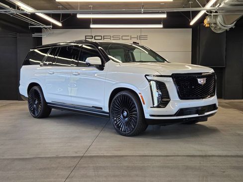 Used 2025 Cadillac Escalade ESV Sport Platinum AWD/4WD image 30