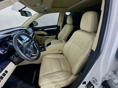 Used 2015 Toyota Highlander XLE image 13