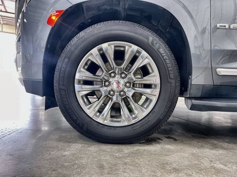 Used 2021 GMC Yukon XL Denali w/ Max Trailering Package AWD/4WD image 11