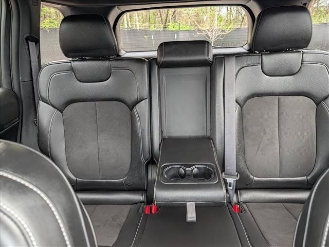 Used 2024 Jeep Grand Cherokee Altitude AWD/4WD image 18