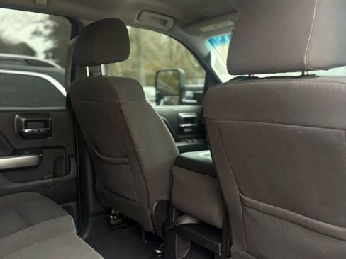 Used 2019 Chevrolet Silverado 2500 LT w/ LT Convenience Package image 16
