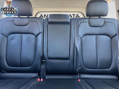 Used 2023 Jeep Grand Cherokee Limited image 16