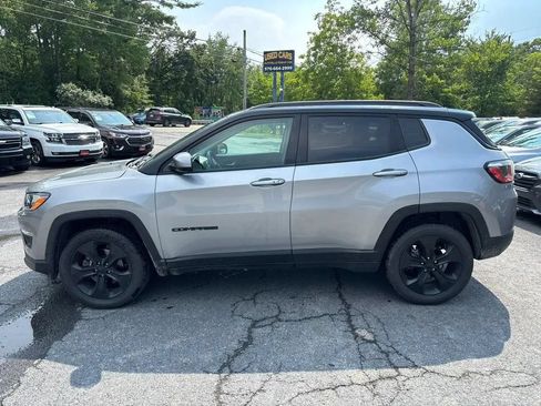 Used 2019 Jeep Compass Latitude AWD/4WD image 5