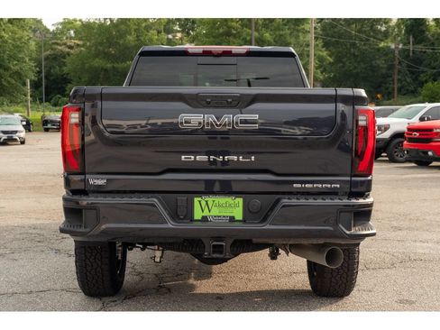 New 2026 GMC Sierra 2500 Denali Ultimate AWD/4WD image 7