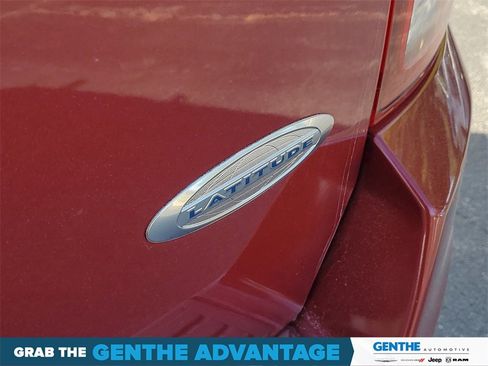 Used 2017 Jeep Compass Latitude image 6