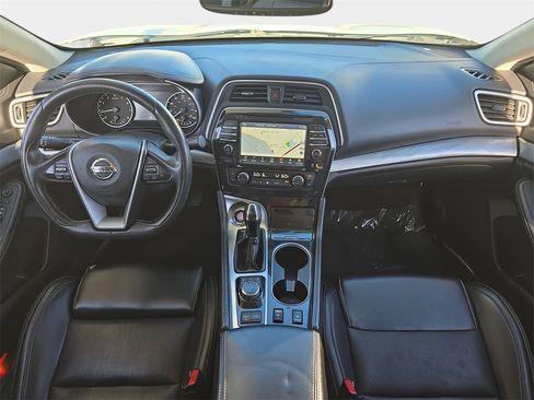 Used 2017 Nissan Maxima 3.5 SV w/ Interior Lighting Package image 10