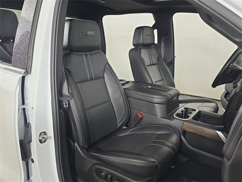 Used 2022 Chevrolet Silverado 1500 High Country image 24