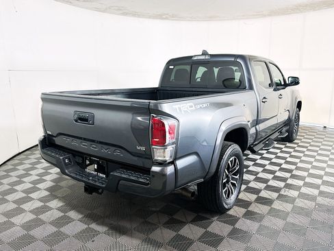 Used 2022 Toyota Tacoma TRD Sport w/ Technology Package RWD image 3