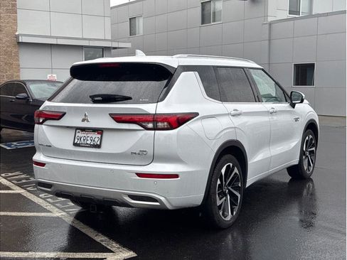 Used 2023 Mitsubishi Outlander SEL image 5