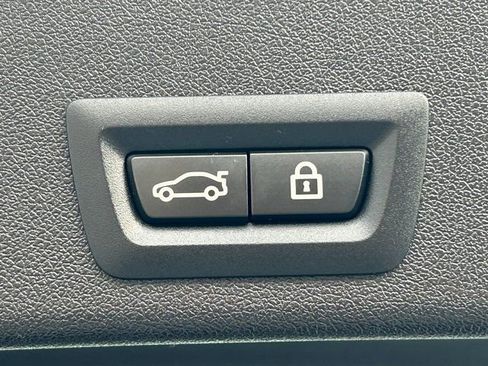 Used 2021 BMW X6 xDrive40i w/ Premium Package image 34