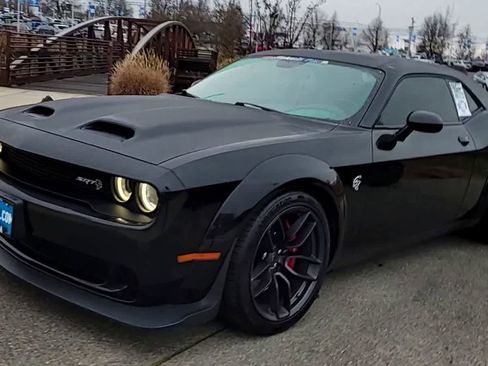 Used 2019 Dodge Challenger SRT Hellcat image 4
