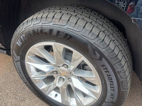 Used 2023 Chevrolet Tahoe Premier image 10