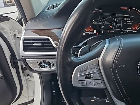 Used 2022 BMW 740i xDrive w/ Premium Package image 14