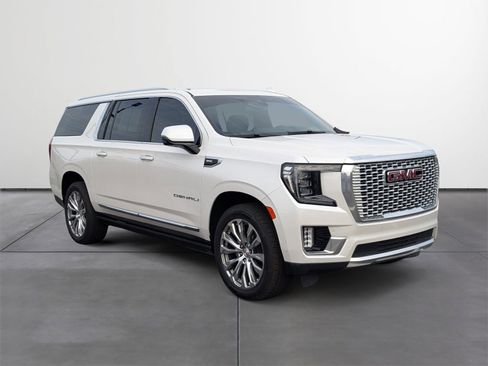 Used 2022 GMC Yukon XL Denali image 7