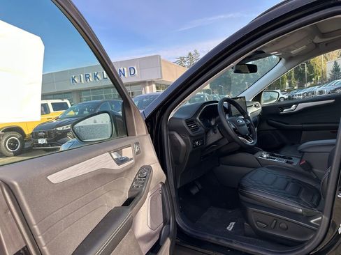 New 2024 Ford Escape SE w/ PHEV Premium Package image 20