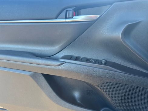 Used 2024 Toyota Camry SE image 18