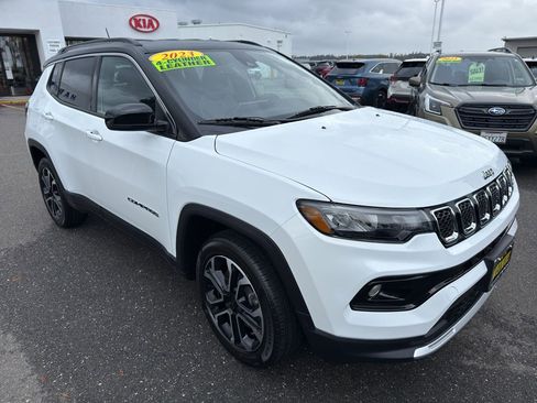 Used 2023 Jeep Compass Limited image 7