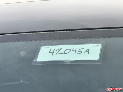 Used 2022 Volkswagen Tiguan SE R-Line image 13