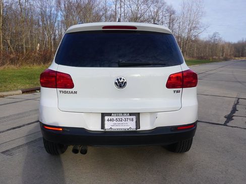 Used 2016 Volkswagen Tiguan S image 3