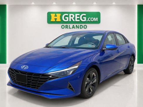 Used 2021 Hyundai Elantra SEL w/ Convenience Package FWD image 4