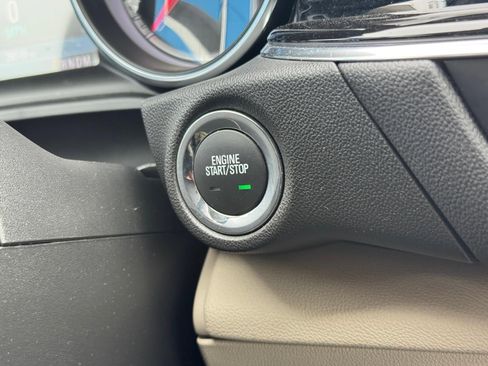 Used 2018 Buick Regal Preferred w/ Driver Confidence Package #1 image 14