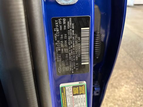 Used 2025 Hyundai Elantra Limited image 29