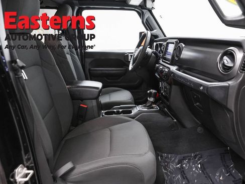 Used 2023 Jeep Wrangler Unlimited w/ Convenience Group AWD/4WD image 24