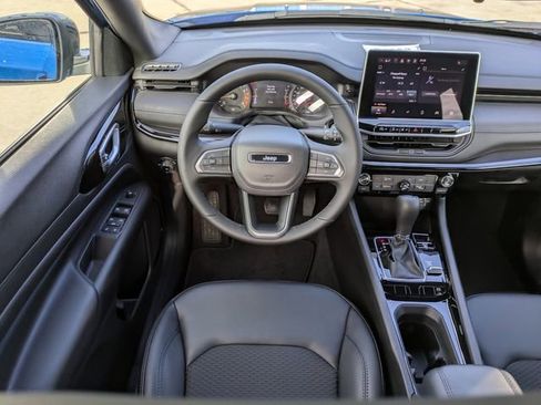 New 2026 Jeep Compass Latitude image 17