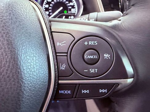 Used 2022 Toyota Camry XLE FWD image 20