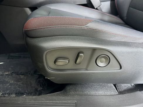 Used 2025 Chevrolet Equinox RS FWD image 22