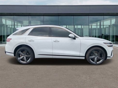 Used 2025 Genesis GV70 3.5T Sport w/ Sport Advanced Package image 2