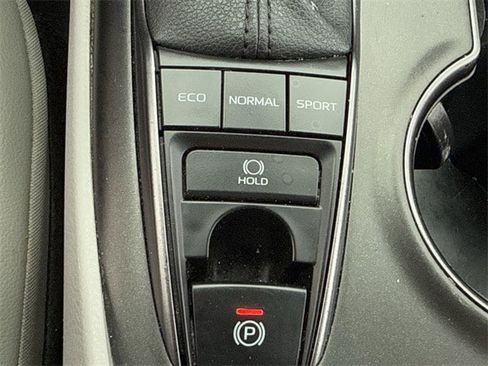 Used 2023 Toyota Camry SE image 20