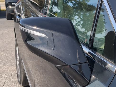 Used 2022 Buick Enclave Essence image 12